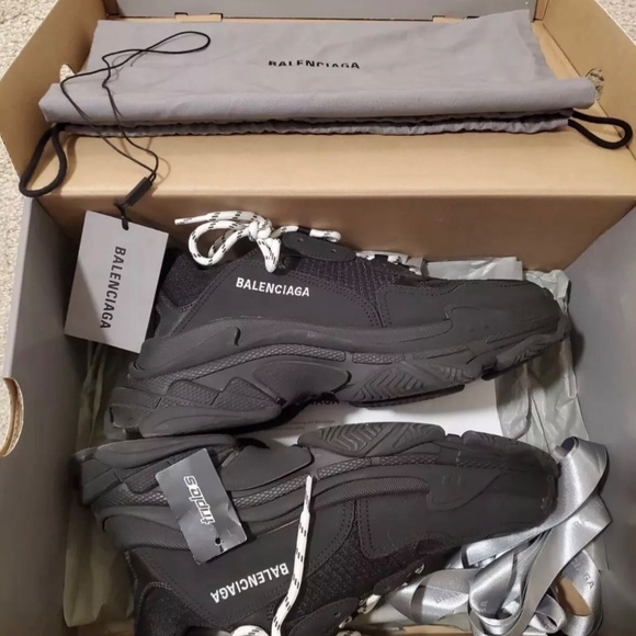 BALENCIAGA triple s - Picture 4 of 9